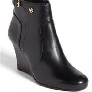 Tory Burch Milan Black Wedge Ankle Boots Size 9 Pumps Gold Logo Heels $395